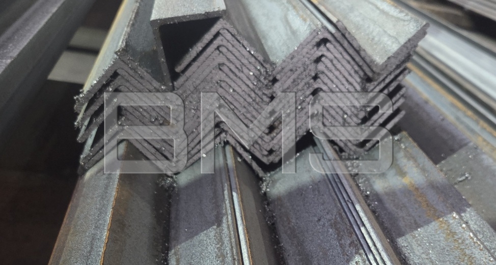 Уголок 25х4 в Ханты-Мансийске